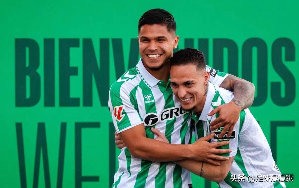 安东尼的处, 相比之下, 同期里轻轻