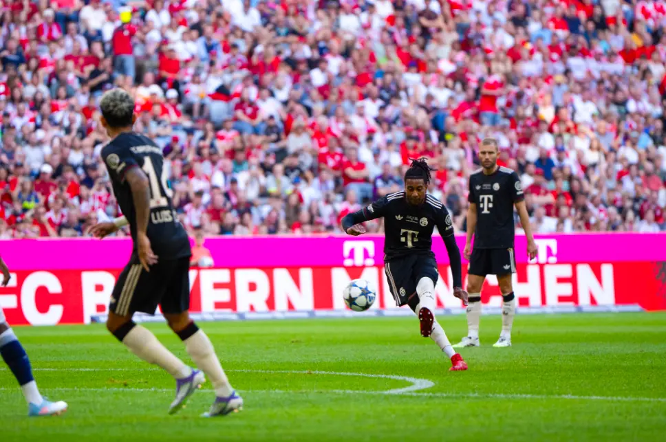 孔教练用鼓, 冷静破门