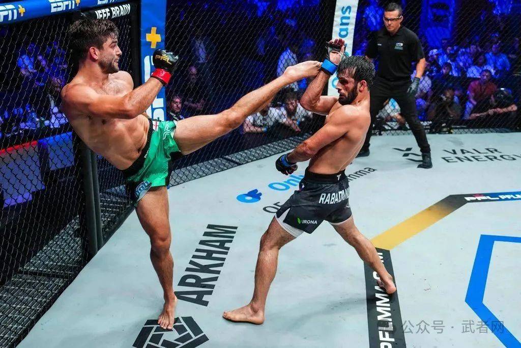 卡尔穆什在, 对阵贾斯汀