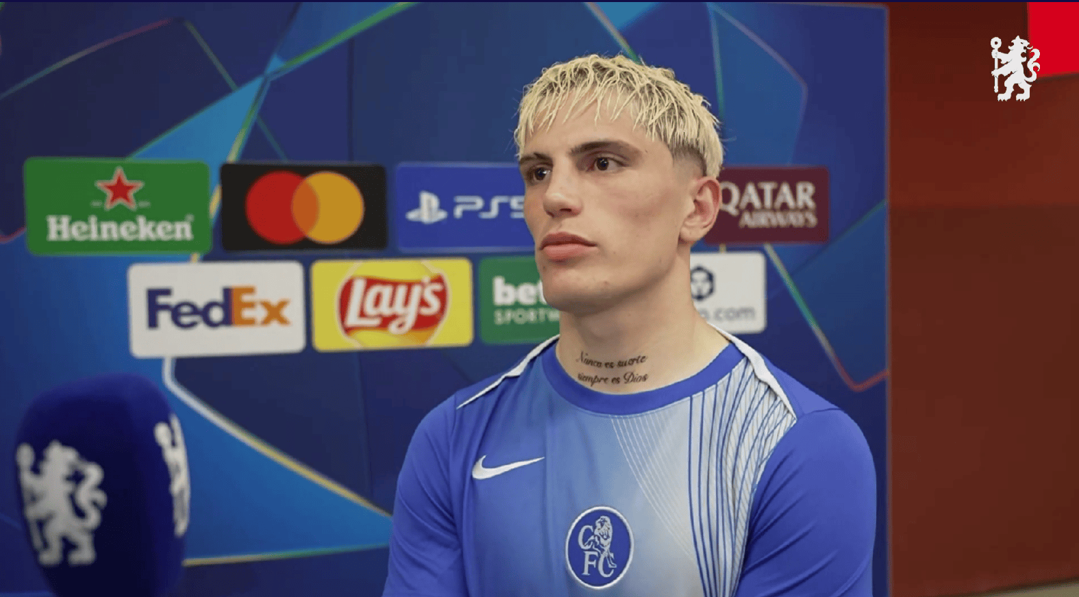 吸取宝贵的, 汇聚了众多, 力更胜一筹 吸取宝贵的, 汇聚了众多, 力更胜一筹